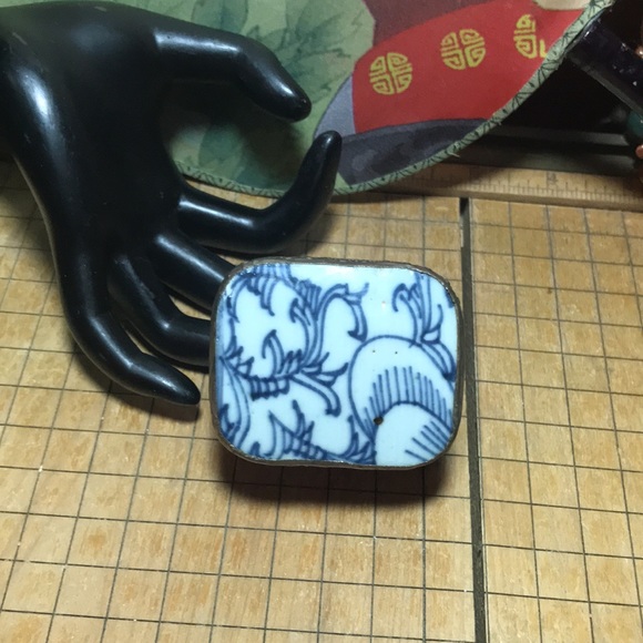 Chinese Ming Shard Trinket Rustic Box Blue White 2 3/8” X 1 15/16” 1 5/16” - Picture 5 of 12